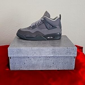 *** UNWORN | SOLD OUT*** "Wet Cement" Air Jordan 4 Retro SE